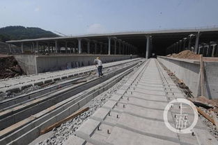 打探重庆西站 站场已开始铺设轨道 今年底投用